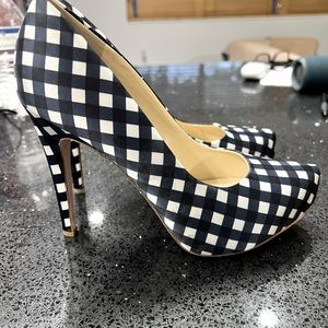 Jessica’s Simpson pumps size 7.5, worn three times excellent condition.